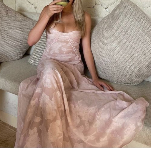 Robe de bal sexy en dentelle sans manches à bretelles spaghetti