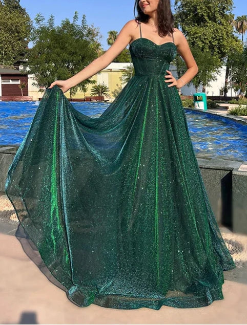 Robe de bal trapèze élégante en tulle à bretelles spaghetti