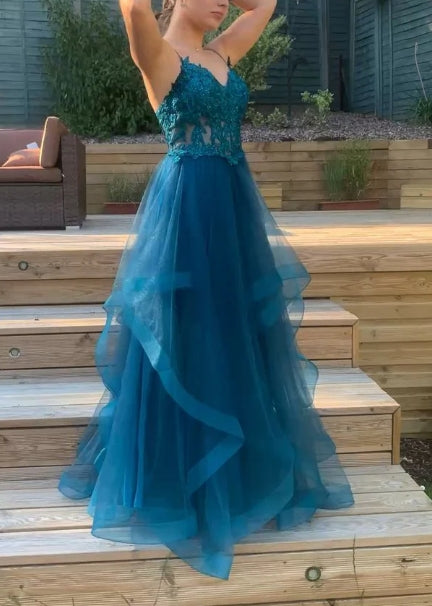 Robe de bal longue en tulle et dentelle, coupe trapèze, bretelles spaghetti, col en V