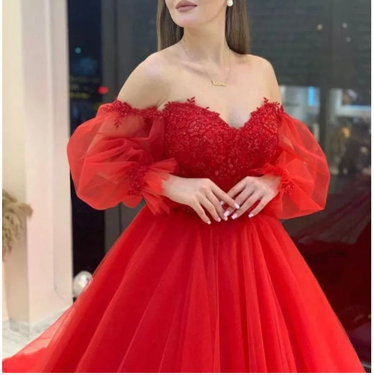 Robe de bal élégante à manches longues et épaules dénudées