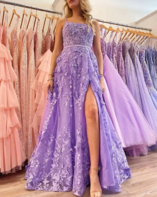 Robe de bal trapèze à bretelles spaghetti et lacets appliqués avec fente