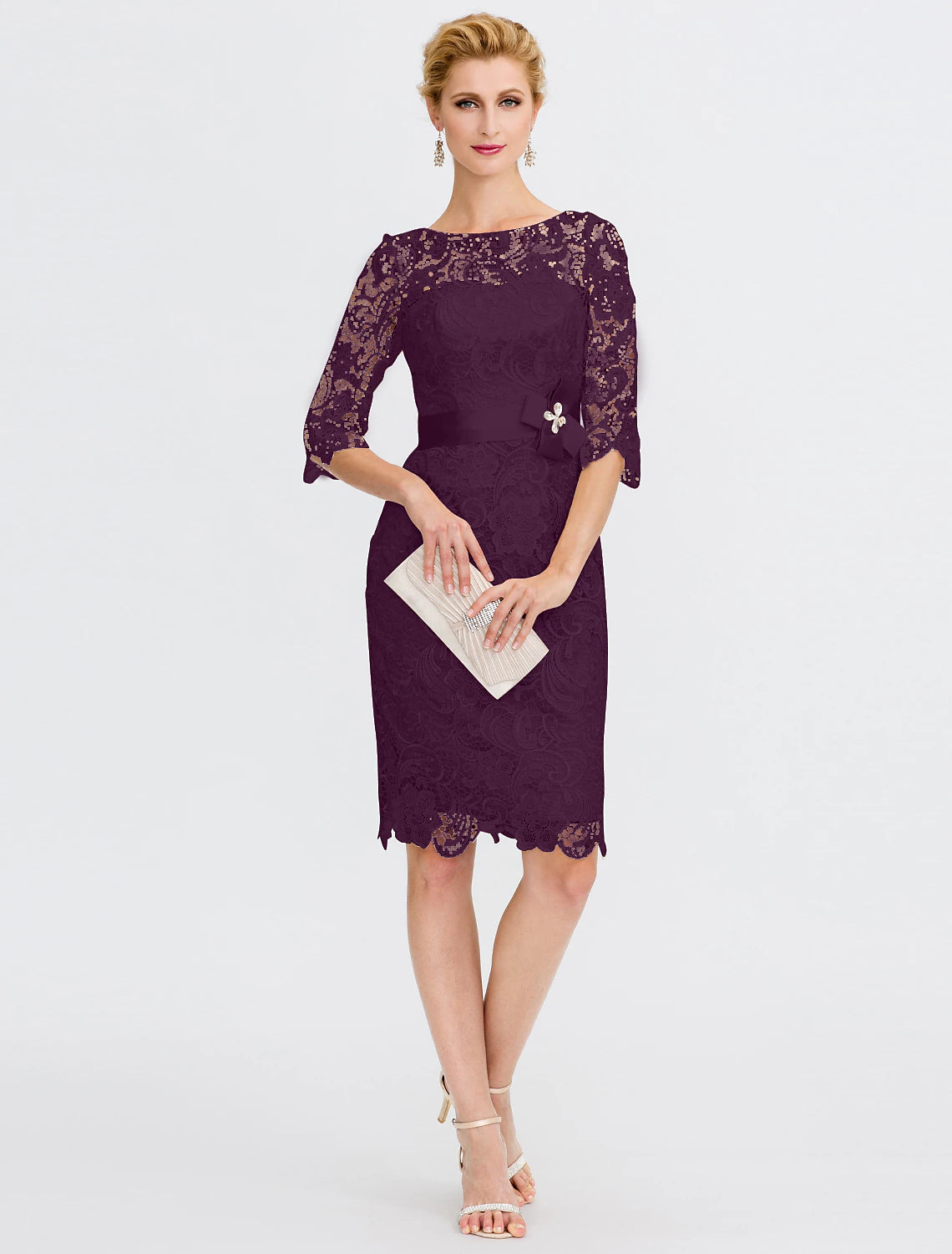 Robe de mère de la mariée fourreau/colonne Weitese, grande taille, élégante, col illusion, longueur genou, dentelle intégrale, manches 3/4 avec nœud(s)