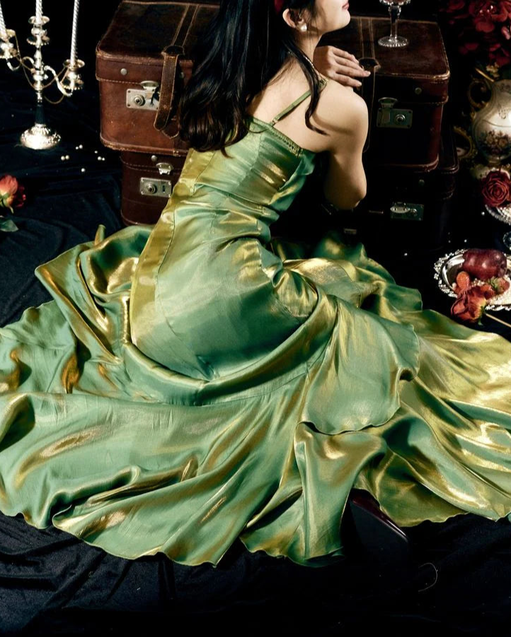 Vestido de fiesta de sirena con volantes, tirantes finos y corte A hasta el suelo con flores