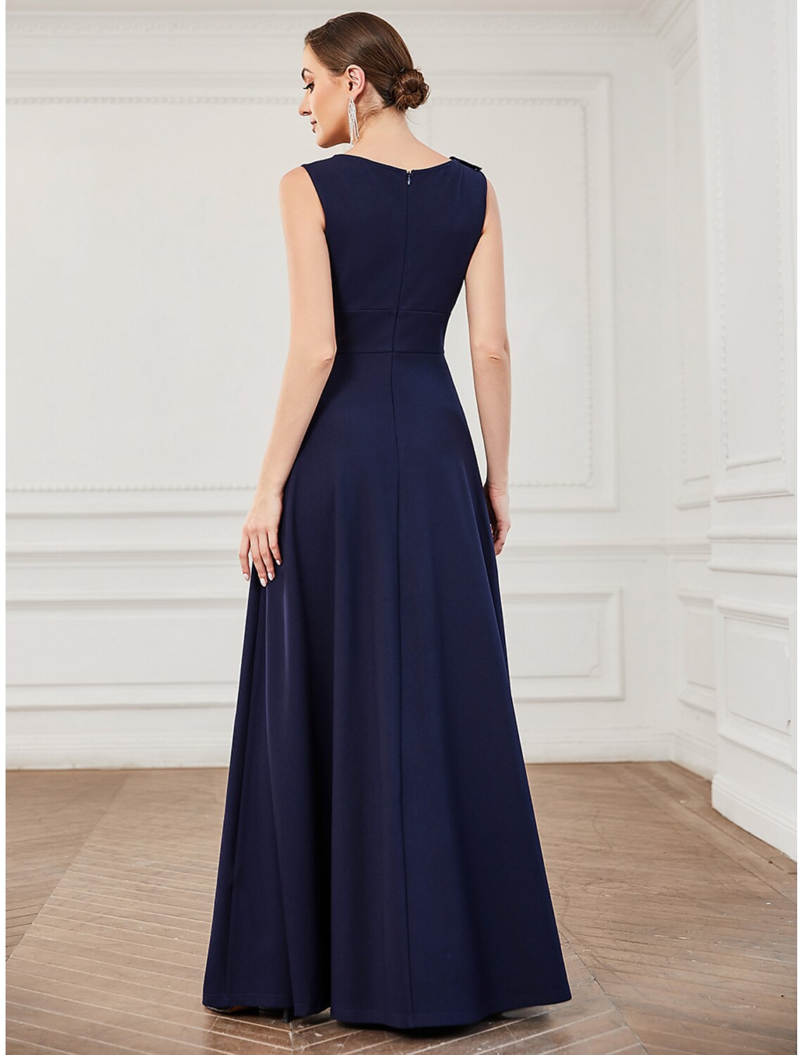 Weitese A-Line Evening Gown Elegant Dress Formal Wedding Guest Floor Length Sleeveless Jewel Neck Bridesmaid Dress Polyester with Draping Appliques Pure Color