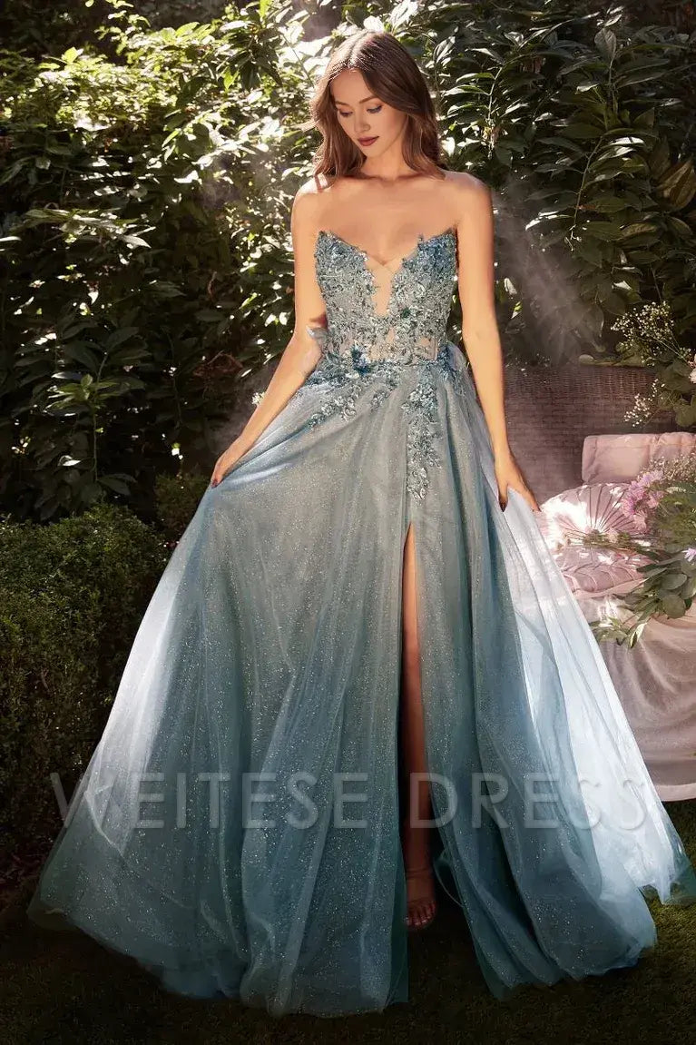 Vestido Weitese de tul verde azulado sin tirantes con corpiño bordado, silueta brillante, abertura alta que abraza la opulenta elegancia del vestido de fiesta. 