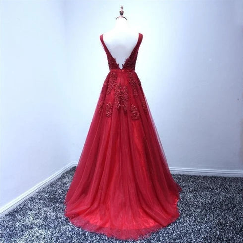 Red V Neck Sleeveless Lace Appliques Tulle A Line Prom Dress