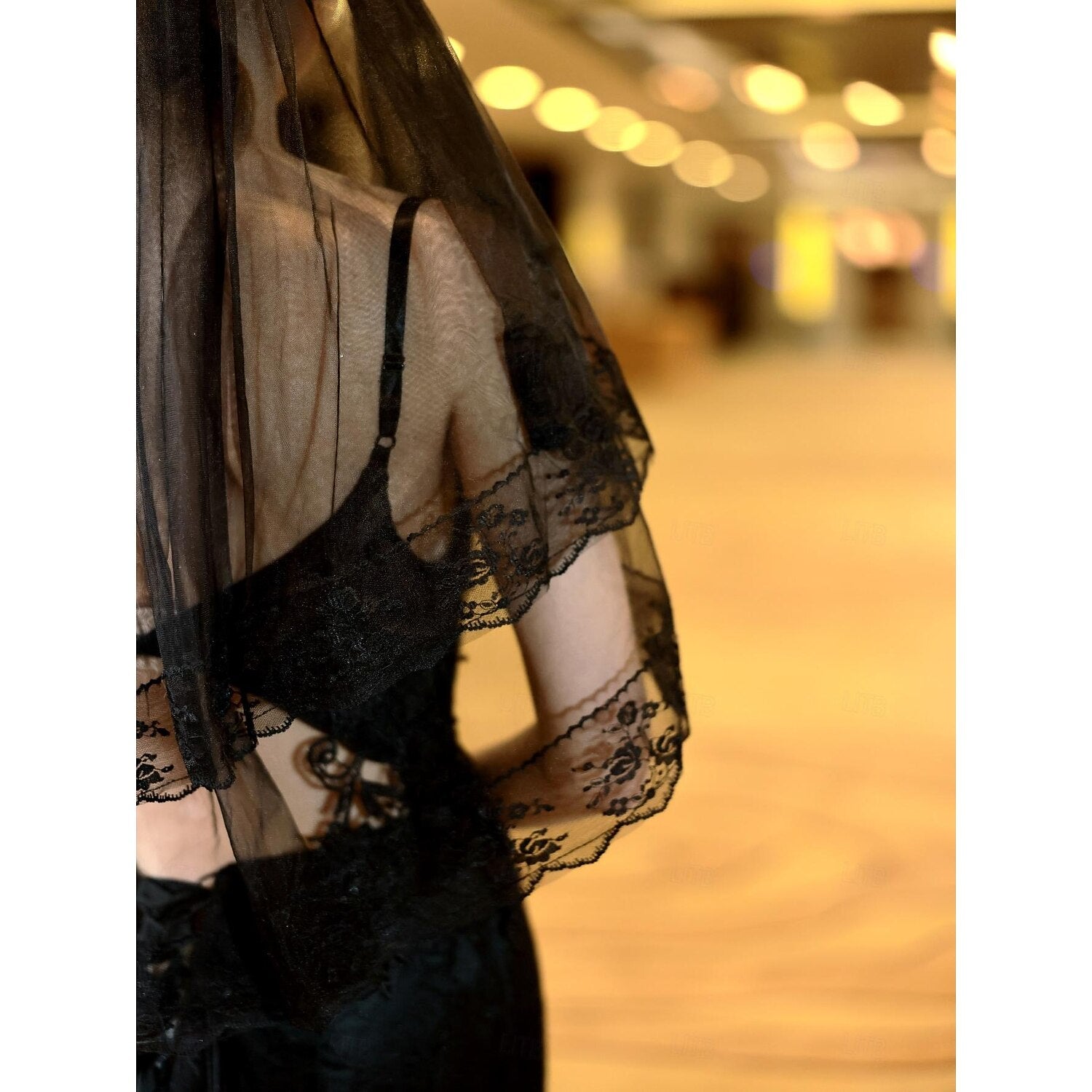 Two-tier Antique / Lace Applique Edge Wedding Veil Elbow Veils