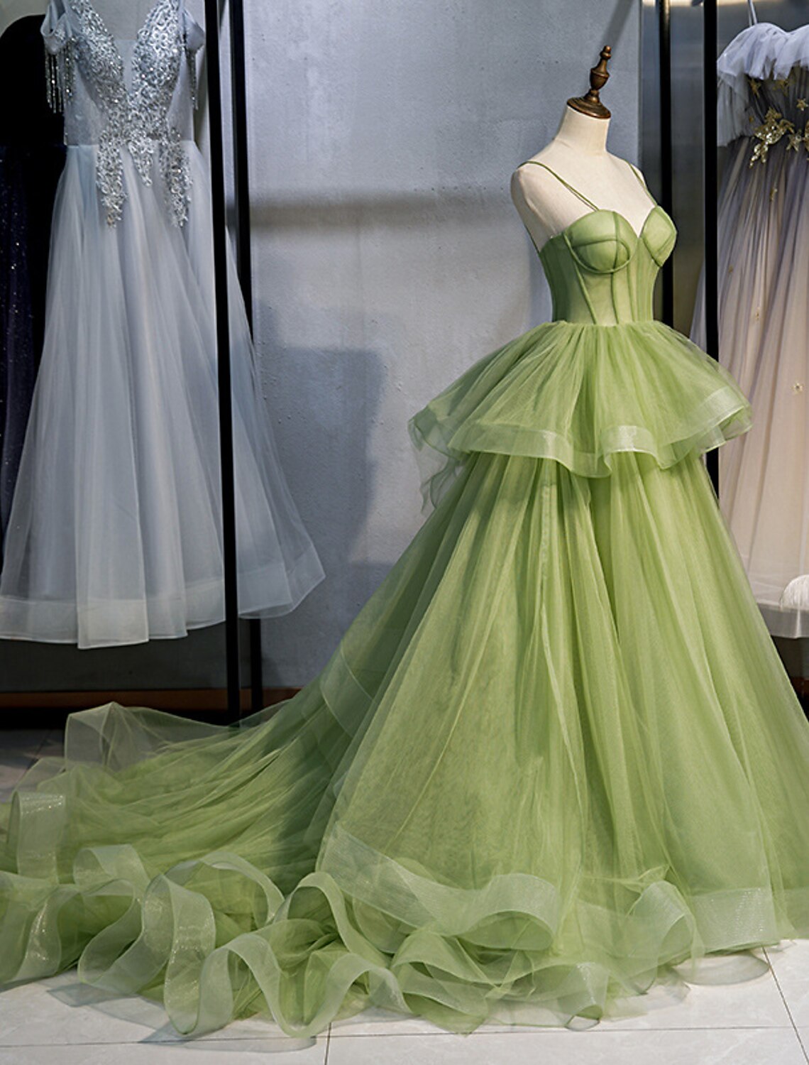 Ball Gown Quinceanera Dresses Elegant Dress Performance Sweet 16 Court Train Sleeveless Spaghetti Strap Tulle