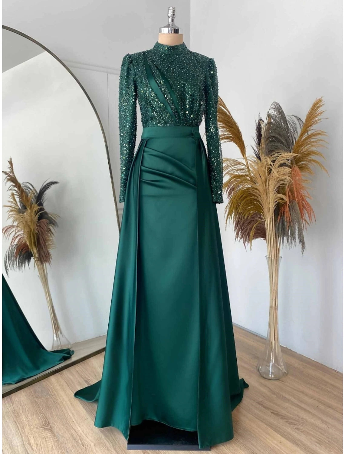 Sheath Formal Dress Evening Gown Red Green Dress Formal Sweep / Brush Train Long Sleeve Jewel Neck Satin