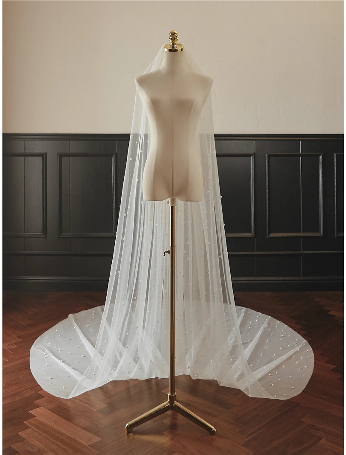 One-tier Pearls Wedding Veil Cathedral Veils