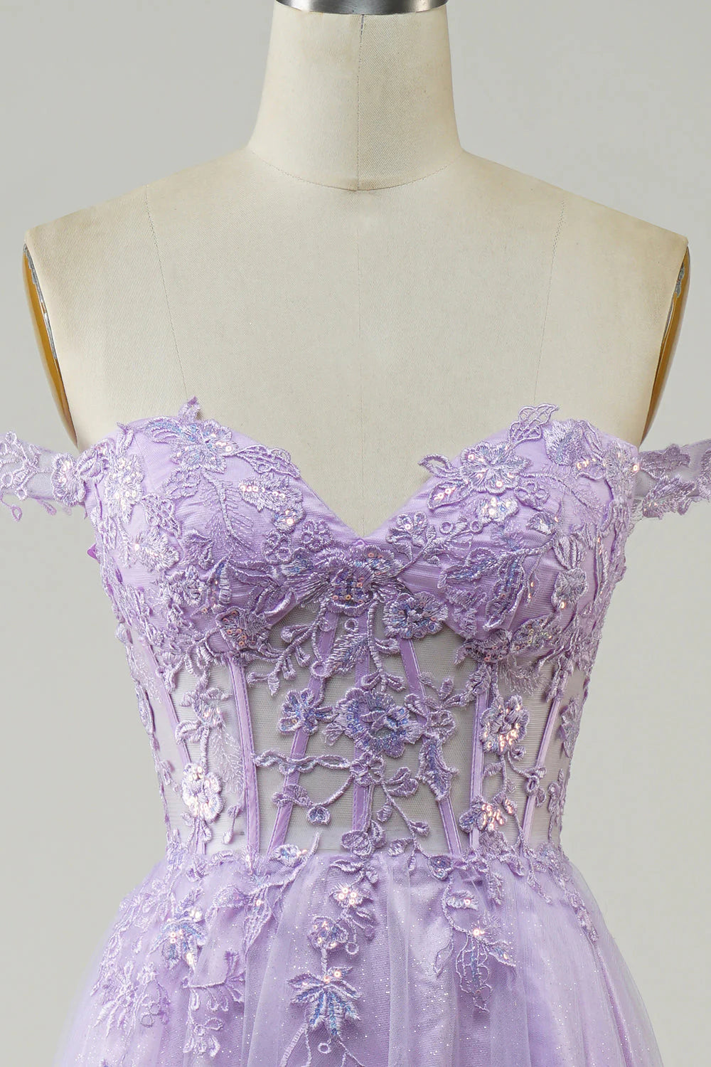Robe de bal longue en tulle violet avec corset et dentelle