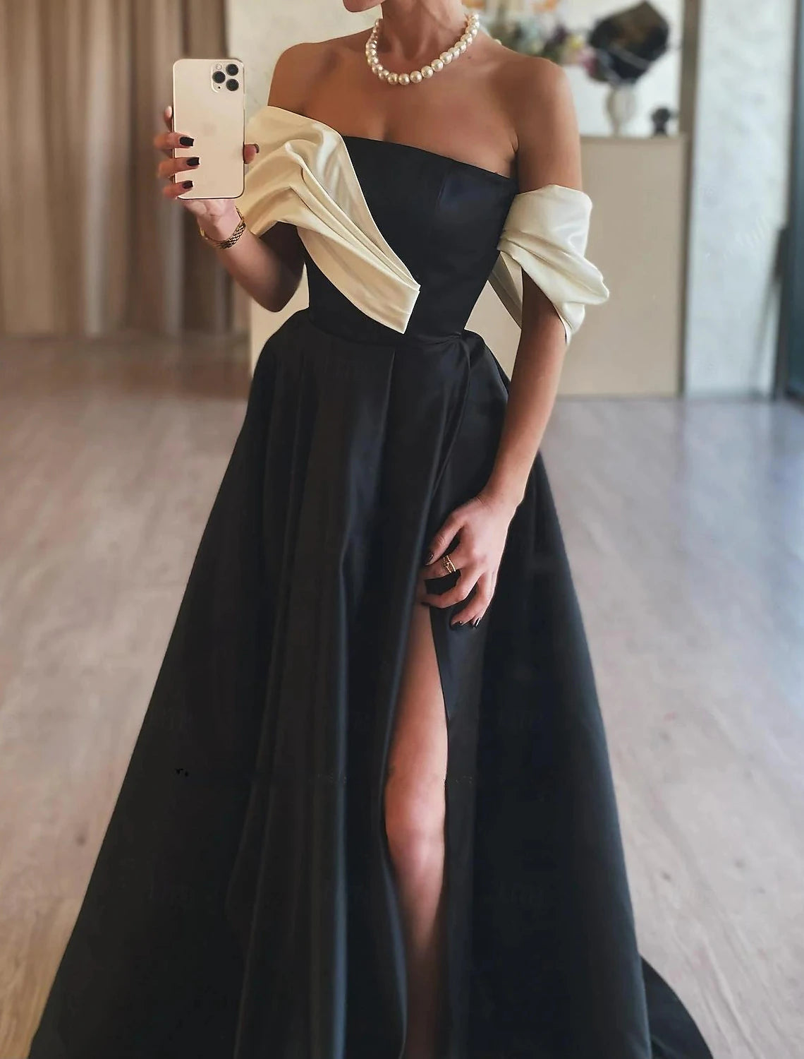 A-Line Evening Gown Elegant Dress Formal Prom Floor Length Sleeveless Off Shoulder Satin